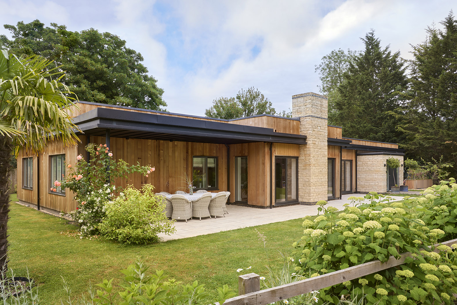 A beautiful new build cedar-clad lodge in South Oxfordshire